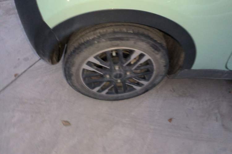 Used Chery QQ Little Ant 2022 Sweet Pink Edition Half-Sugar Version 3-Cell Lithium 30kW 301km Right Rear Wheel Hub