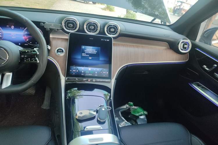 Used Mercedes-Benz GLC 2024 GLC 300 L 4MATIC Dynamic Edition 5-seater