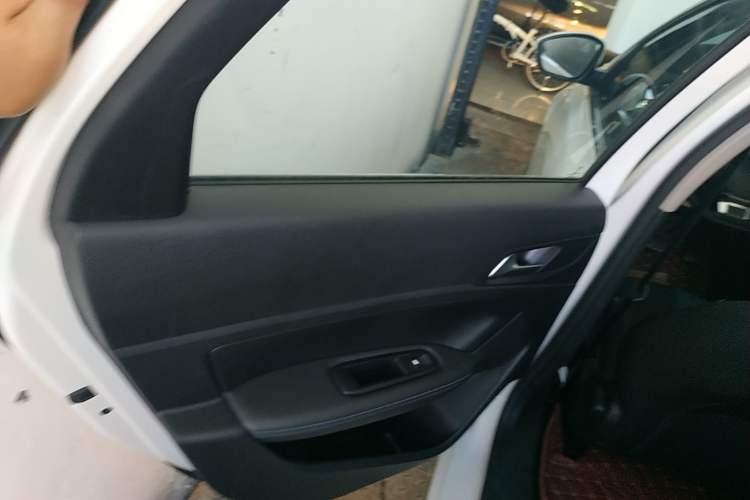 Used Peugeot 308 2019 230THP Automatic Luxury Edition China VI Standard Interior 8