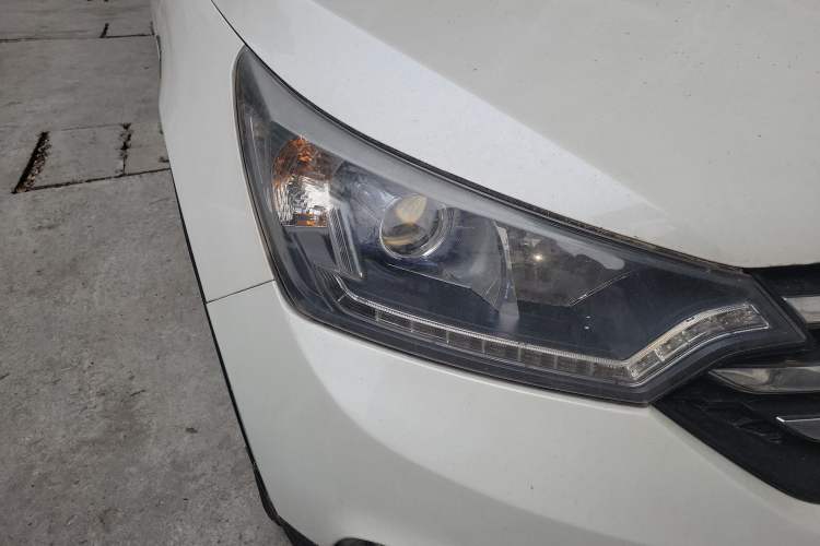 Used Dongfeng Aeolus AX7 2016 2.0L Automatic Zhiyi Trim