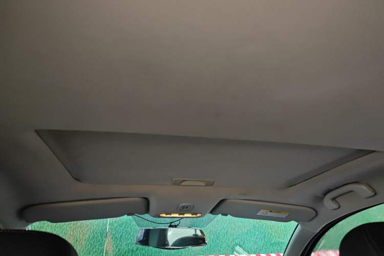 Used Venucia T70 2018 2.0L CVT Smart Enjoyment Version
