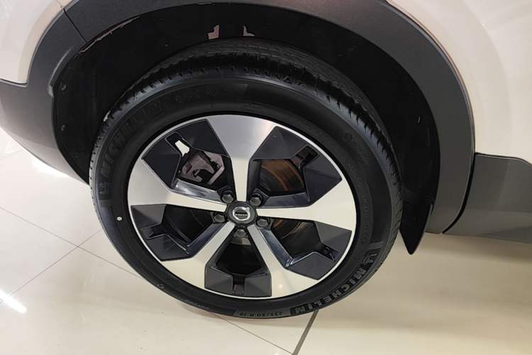Used Volvo XC40 2024 B4 4x4 Smart Luxury Edition
