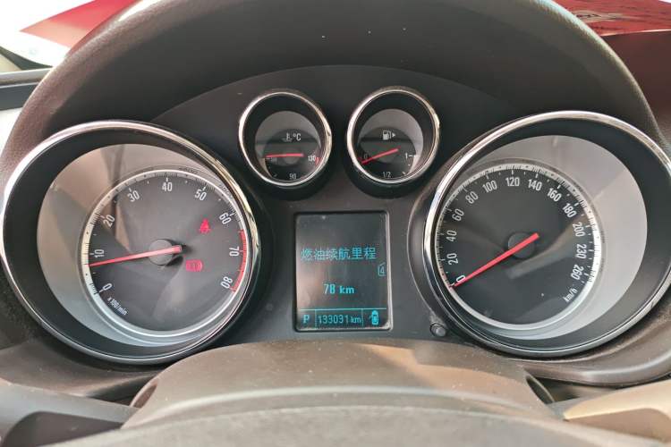 Used Buick Regal 2015 2.0L Leading Fashion Edition