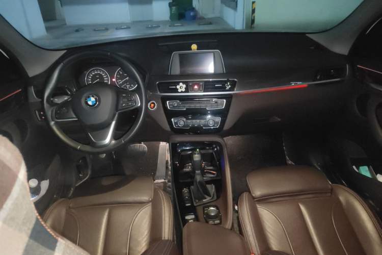 Used BMW X1 2016 sDrive18Li Luxury Model Center Console