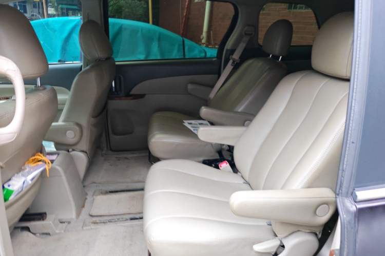 Used BYD M6 2013 2.4L Manual Luxury Model