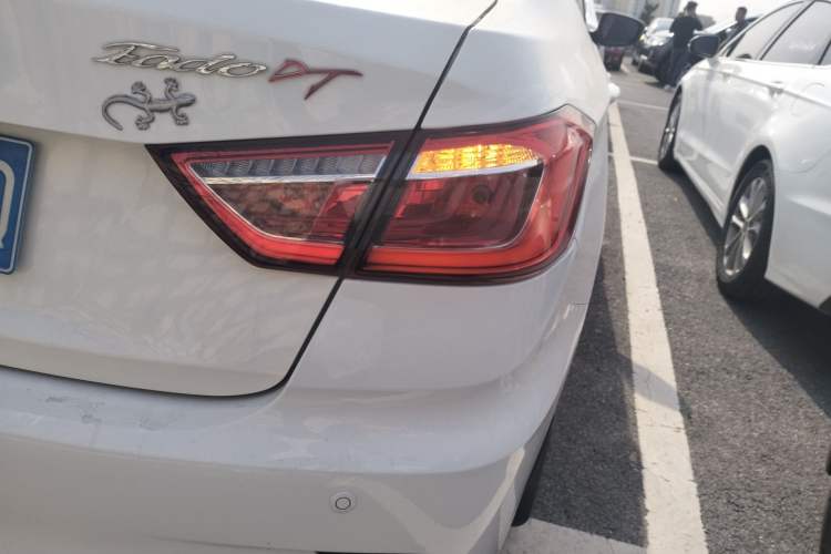 Used CHANGAN Eado DT 2019 1.6L Manual Comfort Model China VI Standard
