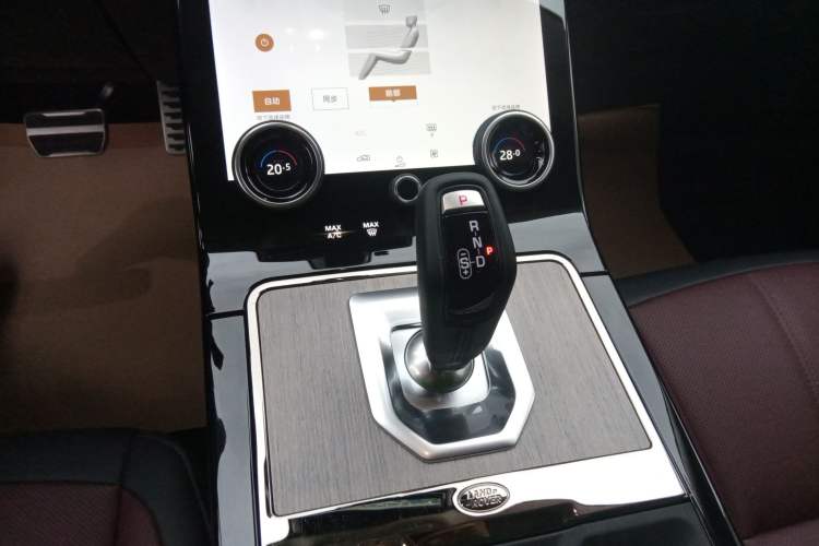 Used Land Rover Range Rover Evoque 2023 Aurora L 249 PS Luxury Edition