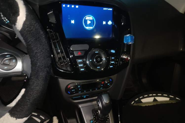 Used Ford Focus 2012 Sedan 1.6L Automatic Fashion Edition Audio And AC Panel