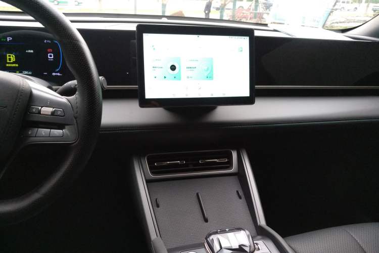 Used BYD Qin L 2024 DM-i 80KM Leading Model
