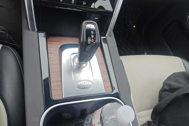 Used Land Rover Discovery Sport New Energy 2021 P300e Performance Tech Edition Gear Lever