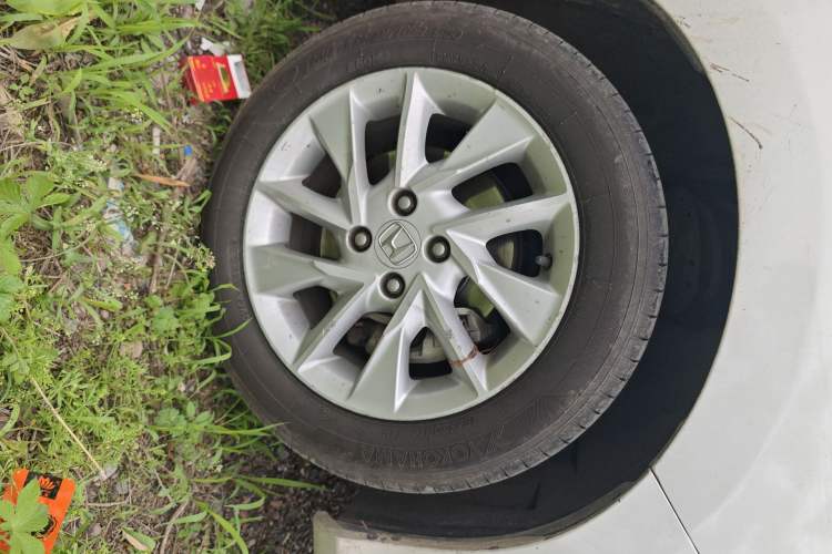 Used Honda Gienia 2017 1.5L CVT Classic Edition Right Front Wheel Hub