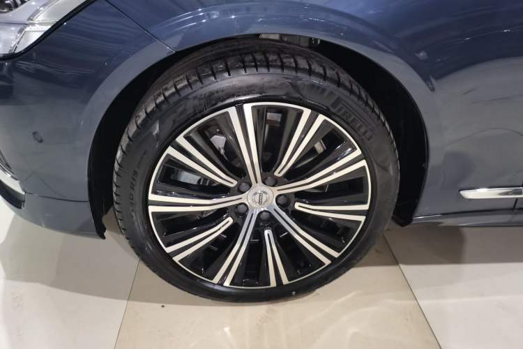 Used Volvo S90 2023 B5 Luxury Smart Edition