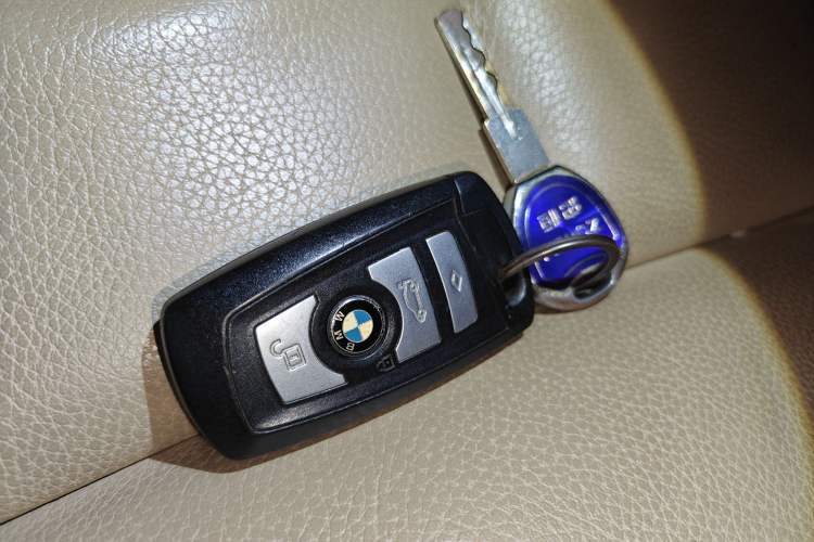Used BMW 5 Series 2011 523Li Luxury Model Vehicle Key