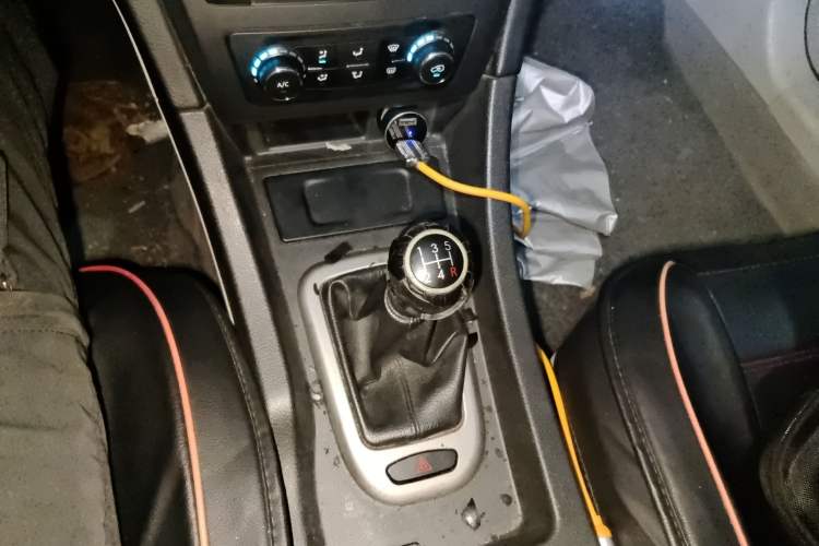 Used BAIC Senova D50 2014 1.5L manual standard version