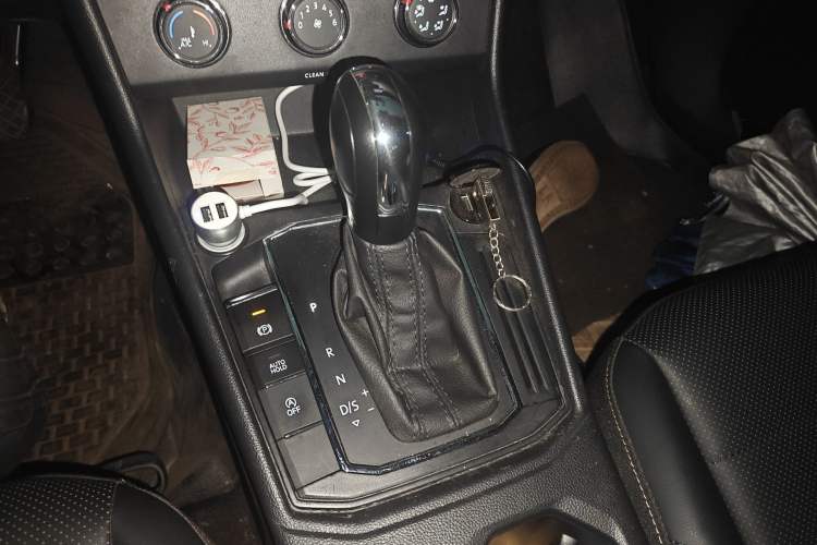 Used Volkswagen Lavida 2019 1.5L Automatic Comfort Edition China VI Standard Gear Lever