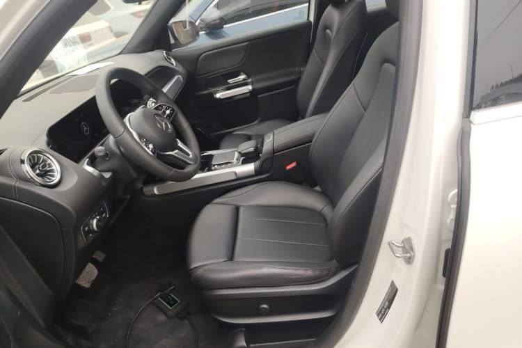 Used Mercedes-Benz GLB 2022 Updated GLB 200 Fashion Edition Left Front Seat