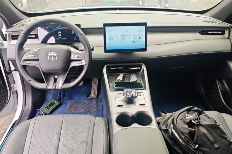 Used BYD Qin PLUS 2025 DM-i Smart Drive 55KM Leading Model Center Console