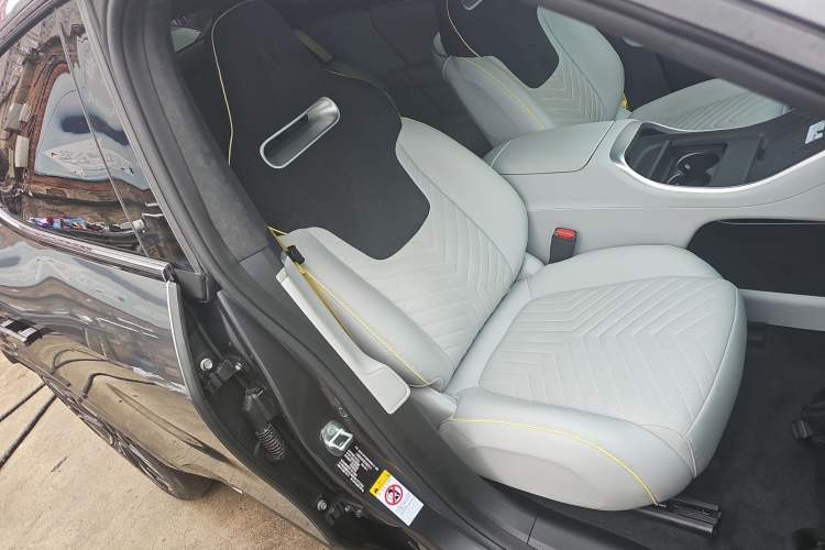 Used Avatr 11 2022 Ultra-Long Range Dual-Motor Luxury Edition 4 Seats Right Front Seat