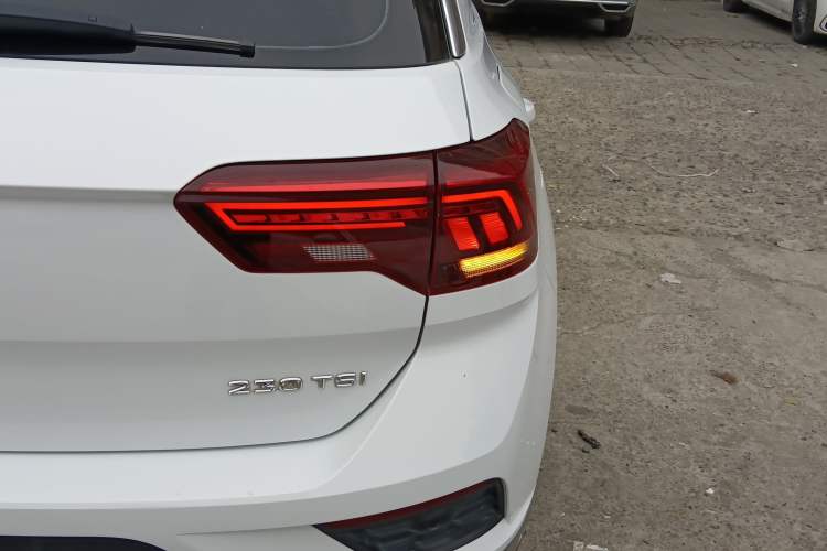 Used Volkswagen T-ROC 2020 230TSI DSG Two-Wheel Drive Advanced Version