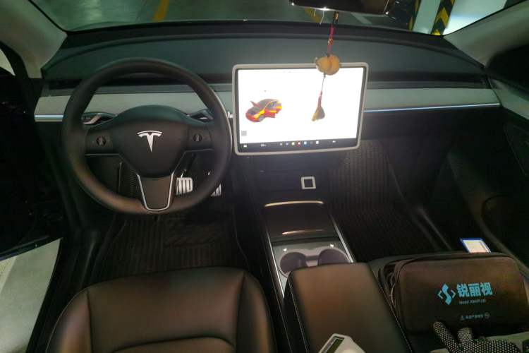 Used Tesla Model Y 2024 Long-Range All-Wheel-Drive Version
