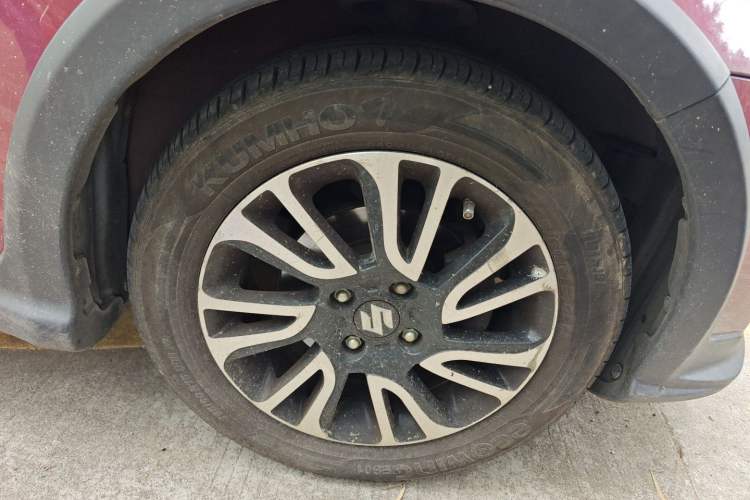 Used Suzuki Swift 2016 1.5L Automatic Fashionable Coolplay Edition Right Front Wheel Hub