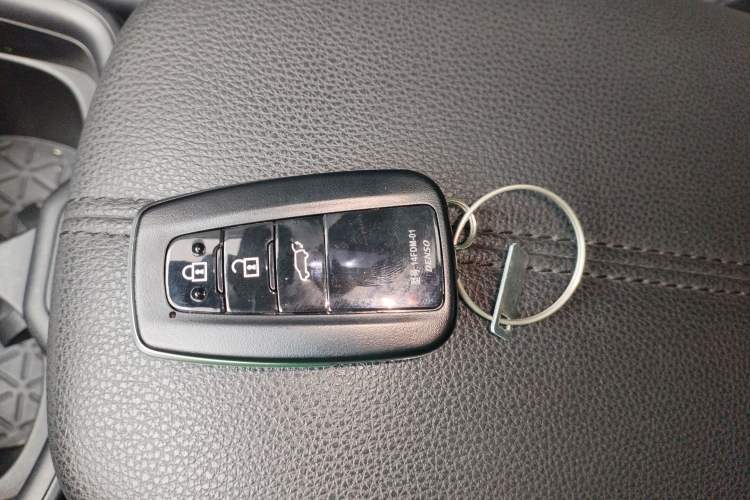 Used Toyota Wildlander 2022 Dual-Engine 2.5L E-CVT Two-Wheel Drive Prestige Edition
