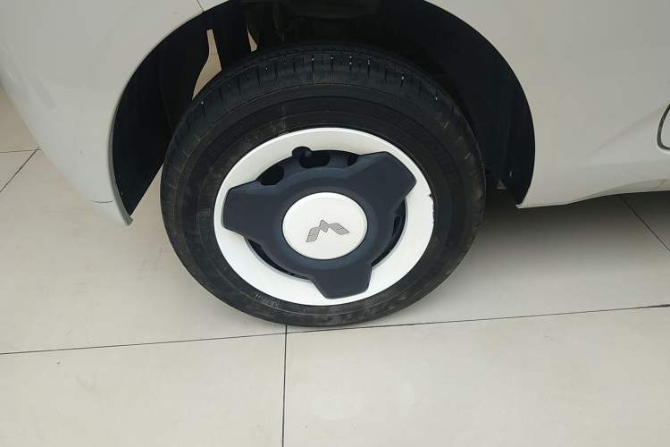 Used Wuling Hongguang MINIEV 2024 3rd Generation 215km Youth Edition Right Rear Wheel Hub