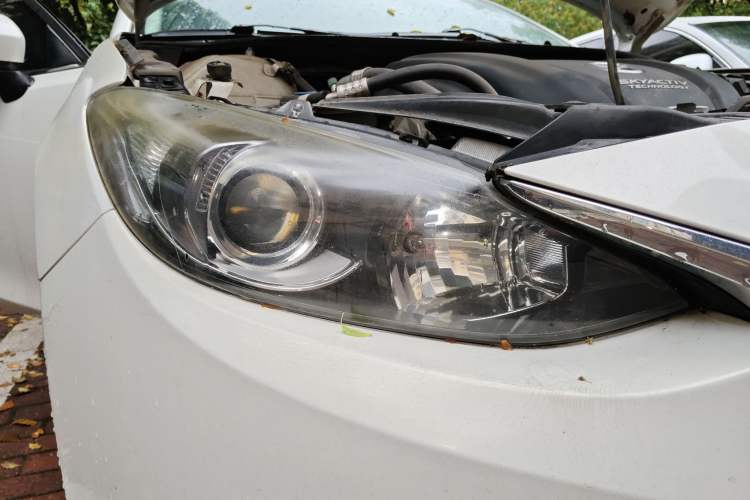 Used Mazda 3 Axela 2016 Sedan 1.5L Automatic Comfort Model