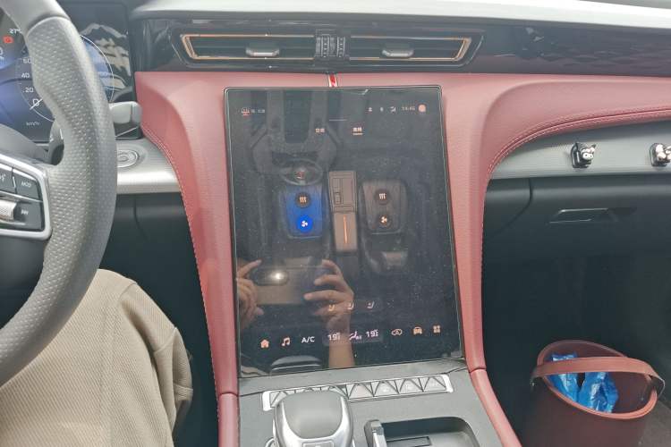 Used Hongqi H5 2024 2.0T Automatic Smart Connect Flagship Edition
