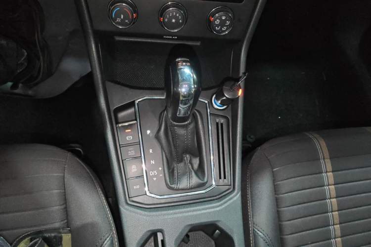 Used Volkswagen Lavida 2019 280TSI DSG Comfort Edition China VI standard Gear Lever