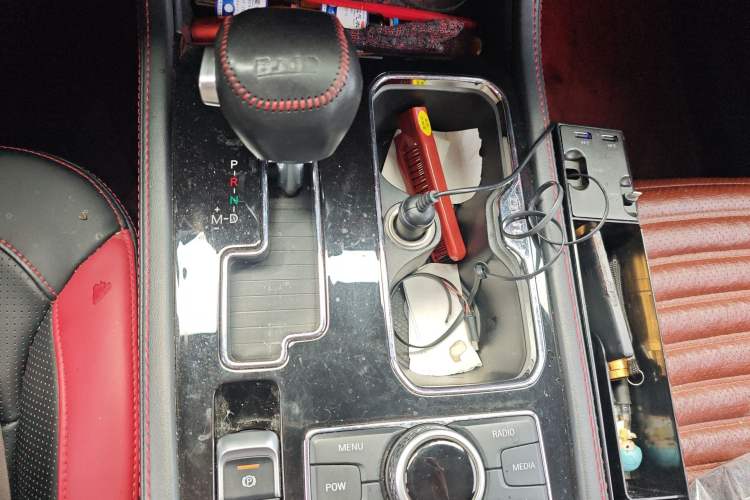 Used BAIC Off-Road BJ40 2018 PLUS 2.3T Automatic Four-Wheel Drive Flagship Version China V Emission Standard Gear Lever