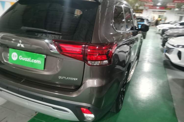 Used Mitsubishi Outlander 2019 2.0L Two-Wheel Drive Comfort Edition 5 Seats China VI Standard
