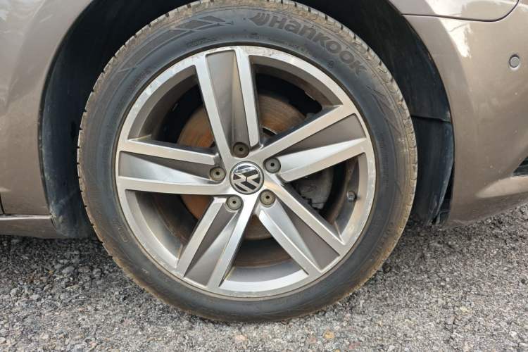 Used Volkswagen FAW-Volkswagen CC 2013 1.8TSI Luxury Model Right Front Wheel Hub