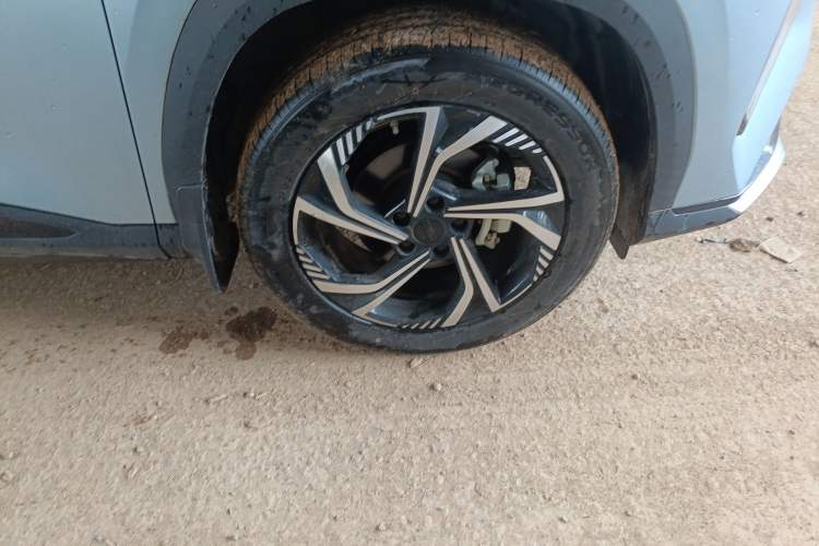 Used Geely Auto Emgrand X7 Sport 2023 Boyue COOL 1.5TD Smart Model Right Front Wheel Hub