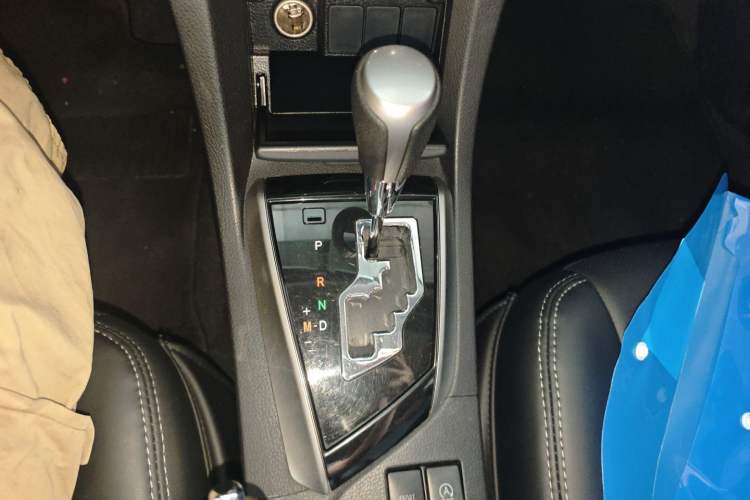 Used Toyota Corolla 2017 1.2T CVT GL-i Gear Lever