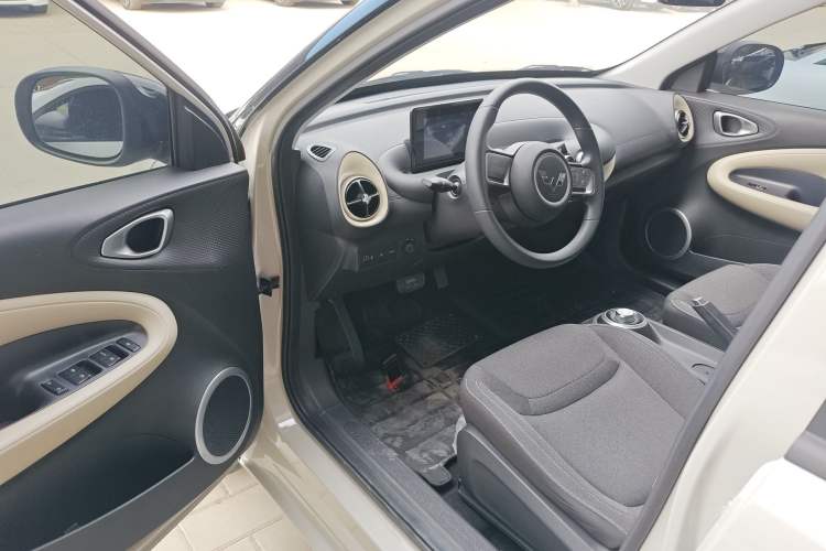 Used Wuling Bingo 2024 203km Light Edition Driver Seat