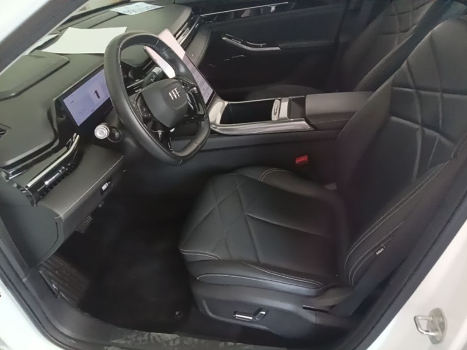 Geely Galaxy L6 2024 60km PLUS Dragon Edition — снимка 17