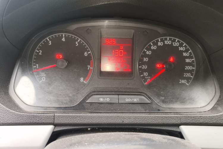 Used Volkswagen Jetta 2015 Zhuihui Edition 1.6L Manual Comfort Model Instrument Cluster