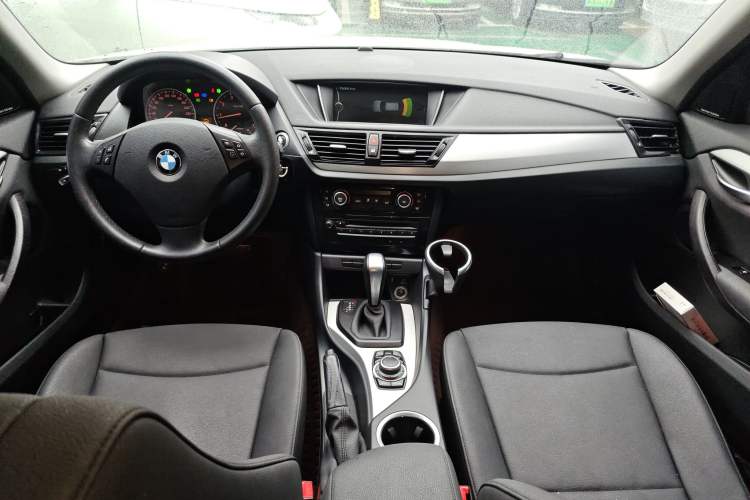 Used BMW X1 2013 sDrive18i Leading Model Center Console