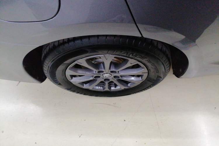 Used BYD Qin L 2024 DM-i 80KM Leading Model Right Rear Wheel Hub