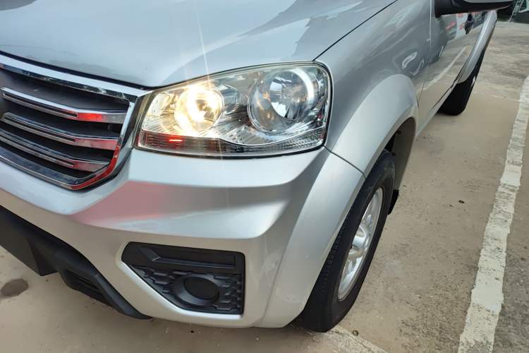 Used Great Wall Wingle 5 2017 2.0T European Version Diesel Two-Wheel Drive Advanced Large Double-Cab GW4D20E