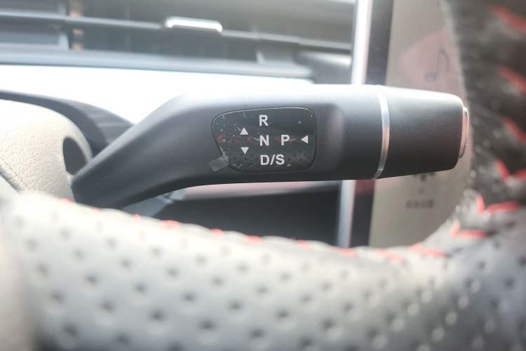 Used NETA V 2022 Chao 300 Lite Ternary Lithium Gear Lever