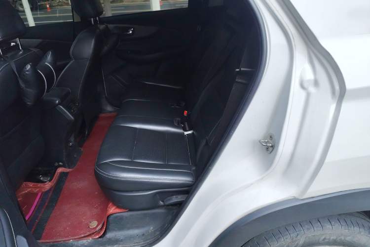 Used Dongfeng Fengon S560 2018 1.8L Manual Comfort 5-Seater China V Standard