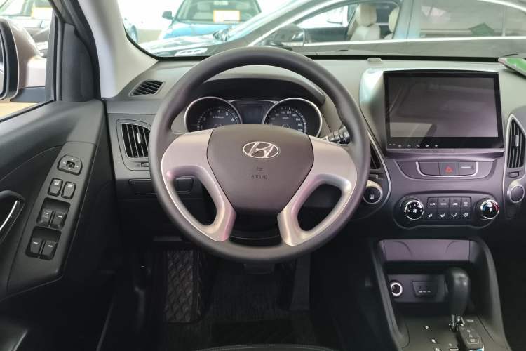Used Hyundai ix35 2015 2.0L Automatic 2WD Comfort Edition China V Standard