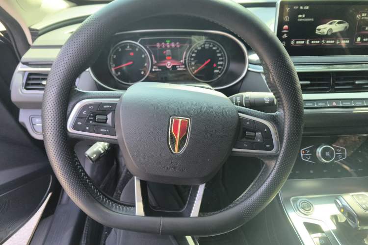 Used Hongqi H5 2022 Classic Model Facelift 1.8T Automatic Smart Connect Flagship Edition Steering Wheel