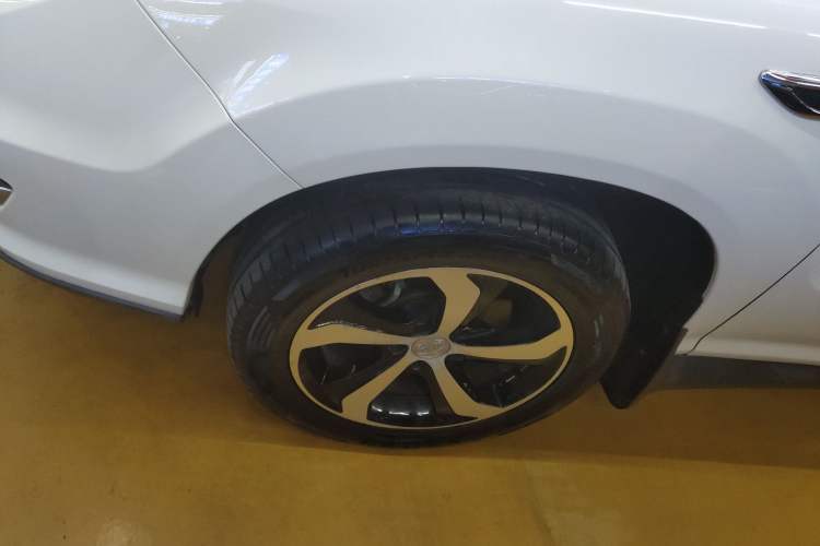 Used BYD S7 2016 2.0T Automatic Prestige Plus Left Front Wheel Hub