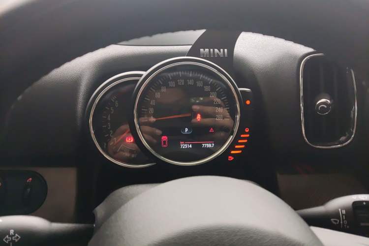 Used MINI Countryman 2017 2.0T COOPER S ALL4 Explorer Instrument Cluster