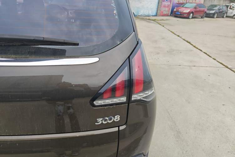 Used Peugeot 3008 2016 2.0L Automatic Classic Edition Right Rear Taillight