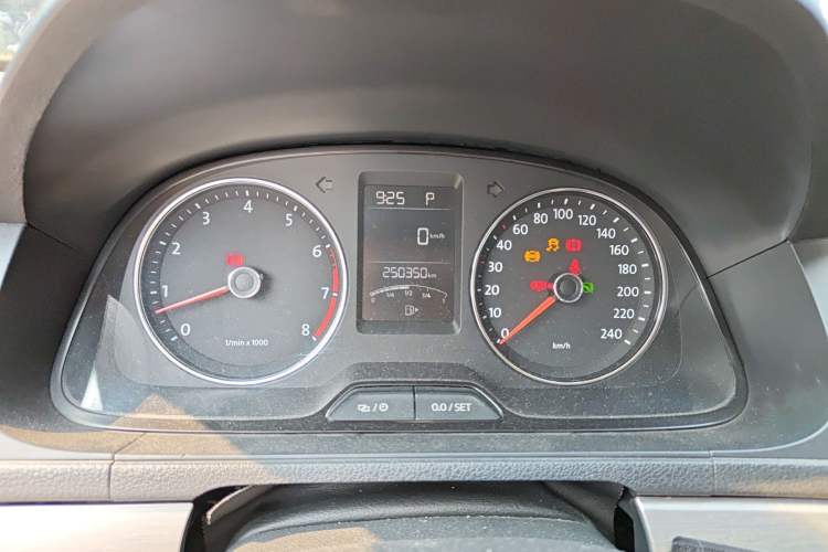 Used Volkswagen Lavida 2013 Revised Version 1.4 TSI DSG Comfort Edition Instrument Cluster