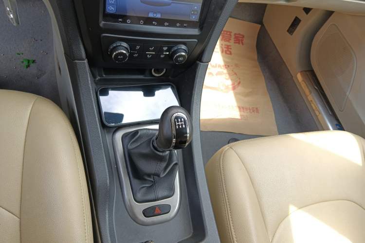 Used BAIC Senova D50 2014 1.5L manual standard version Gear Lever